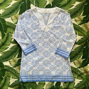 Vineyard Vines• Split Neck Blue and White Tunic • Size Medium